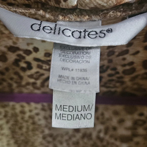 Delicates vintage leopard print satin robe. Size medium - Picture 4 of 6